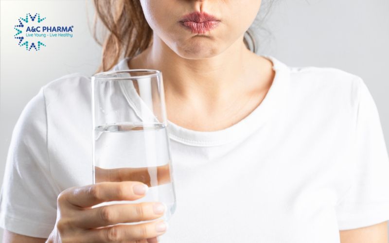 Súc nước muối là cách trị ho ngứa họng tại nhà đơn giản nhất